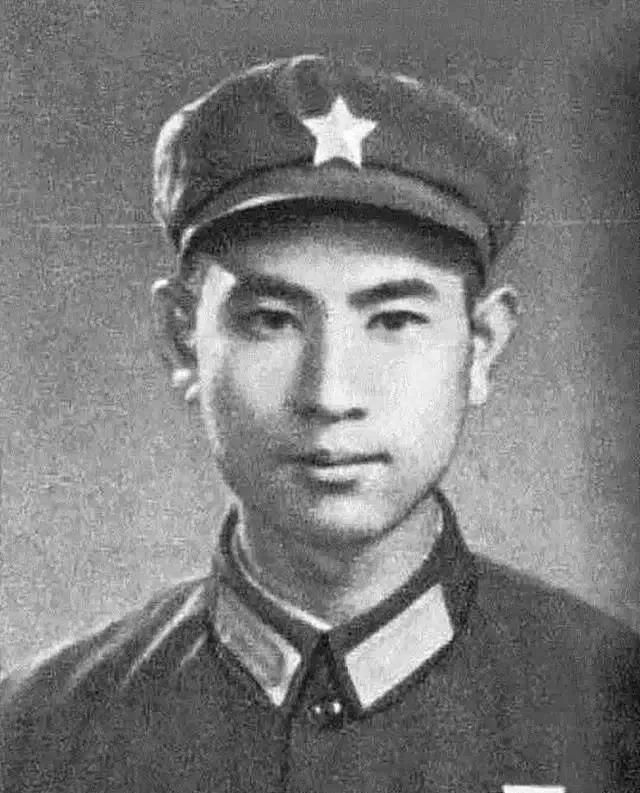 1979年，罗正和偷袭越军阵地时，手中的枪忽然打不响，而越军已经发现了他，他大惊