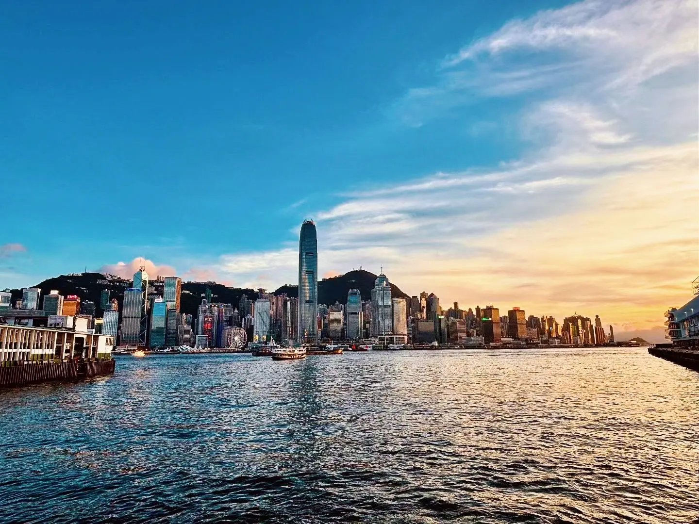 我们几乎每天都吵架 吵到后来两个人都很心累 为数不多能心平气和对话的瞬...