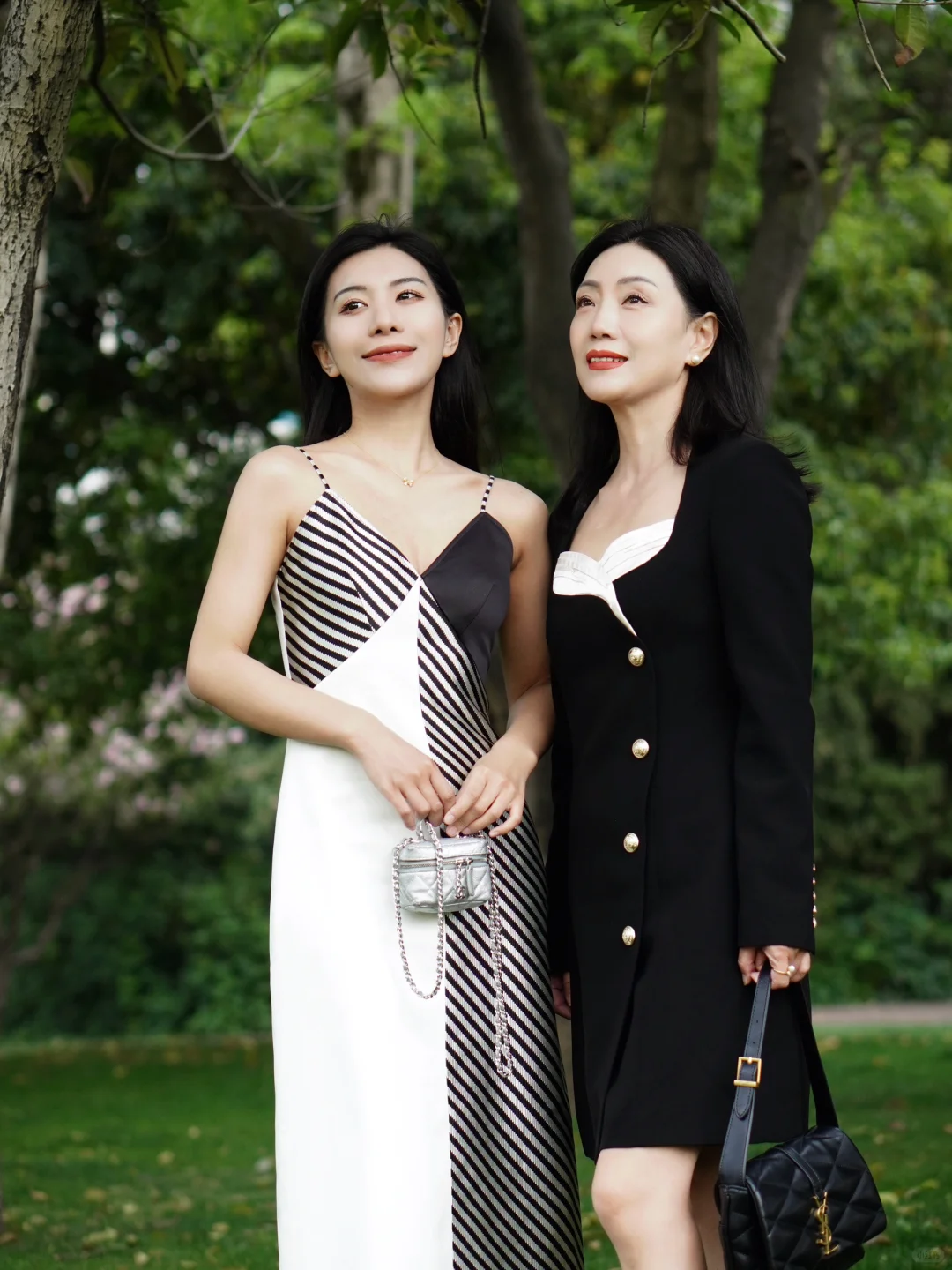 就要和妈妈一起穿漂亮裙子