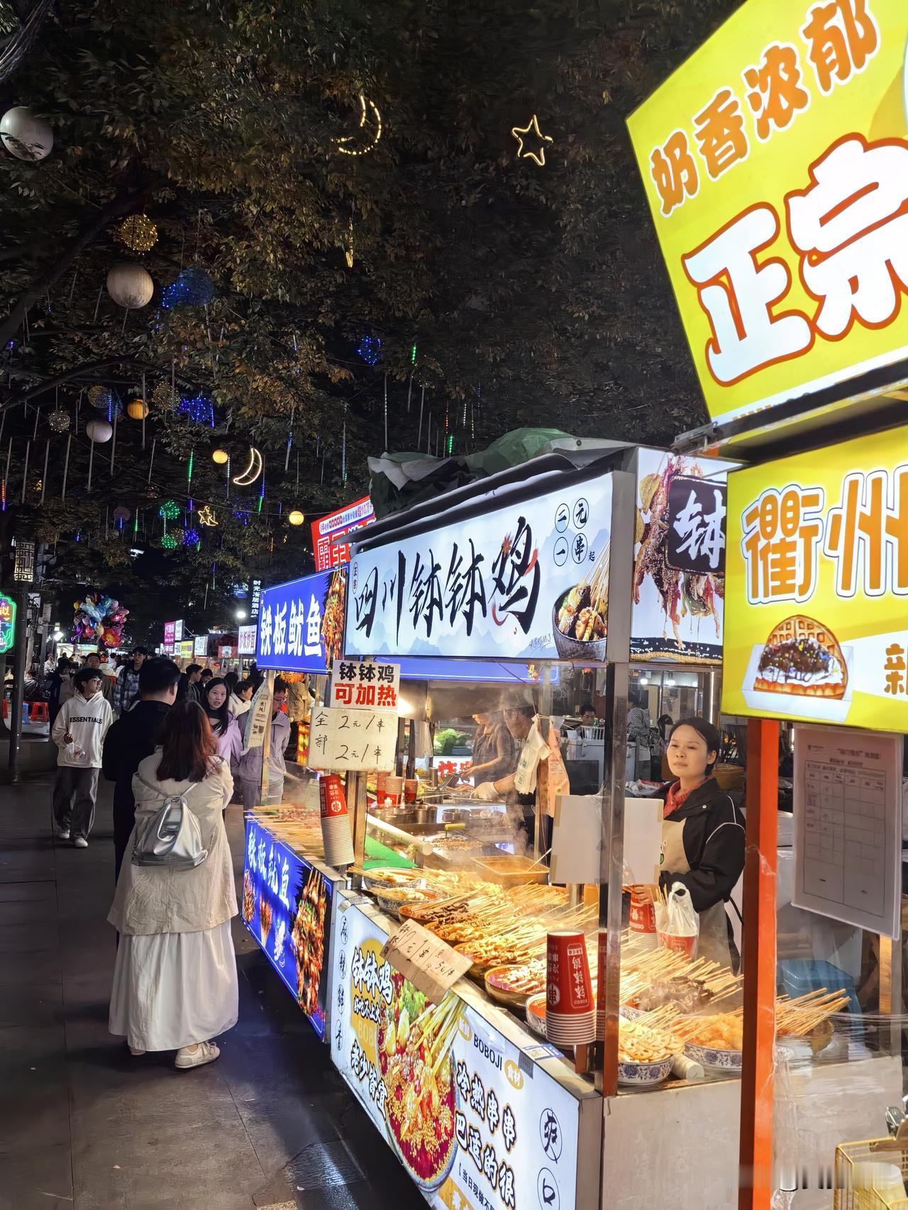 趁着儿子这次秋假，我带着他自驾从宁波来到了衢州。
不得不说，衢州给我惊喜实在太大