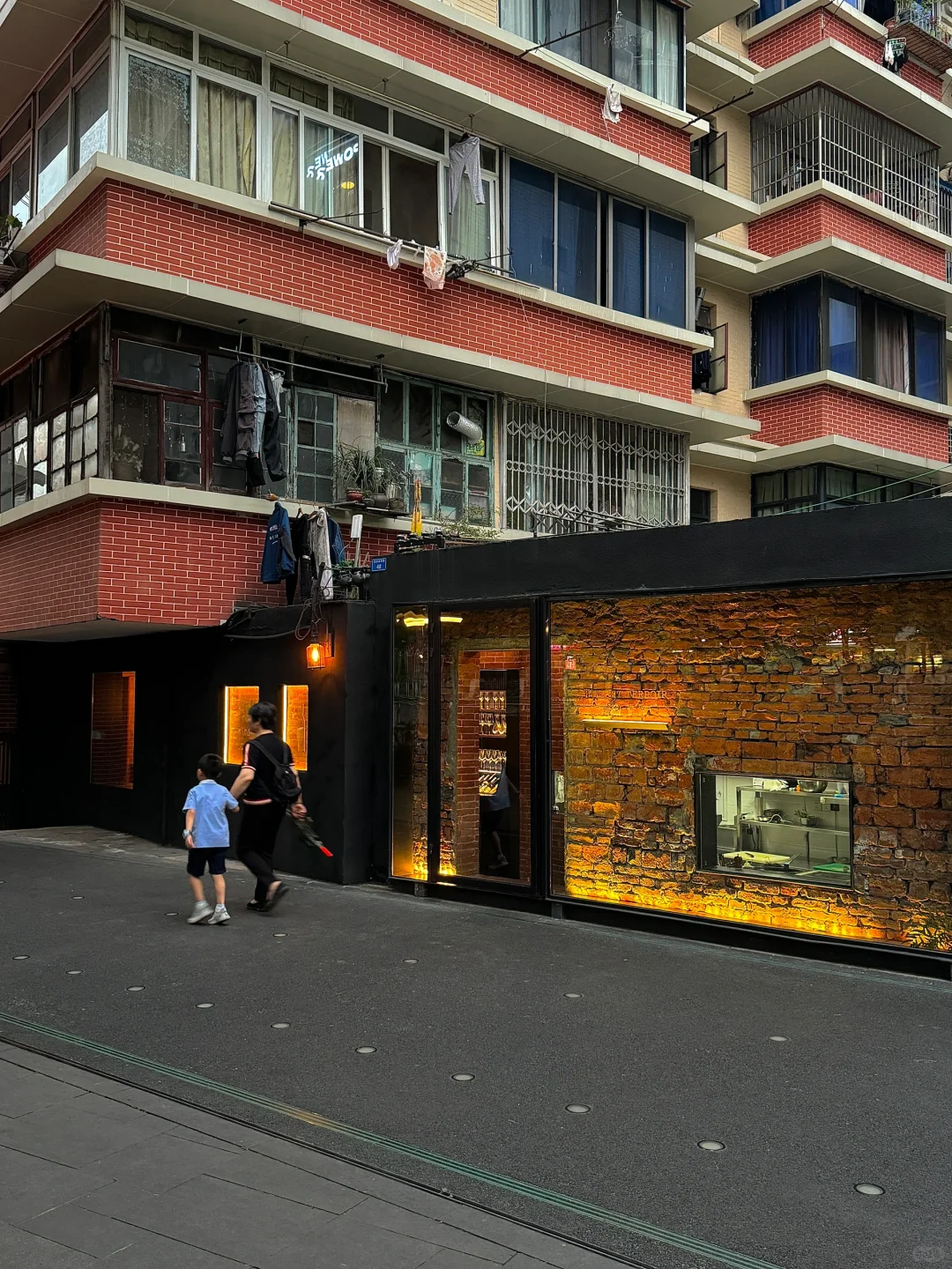 在成都！街边的chill西餐厅仿佛到了国外！！！