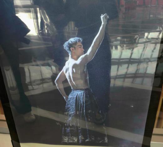 这算不算消费欺诈？
有一位女网友发文斥责某演出机构消费欺诈，起因是那位女网友看到