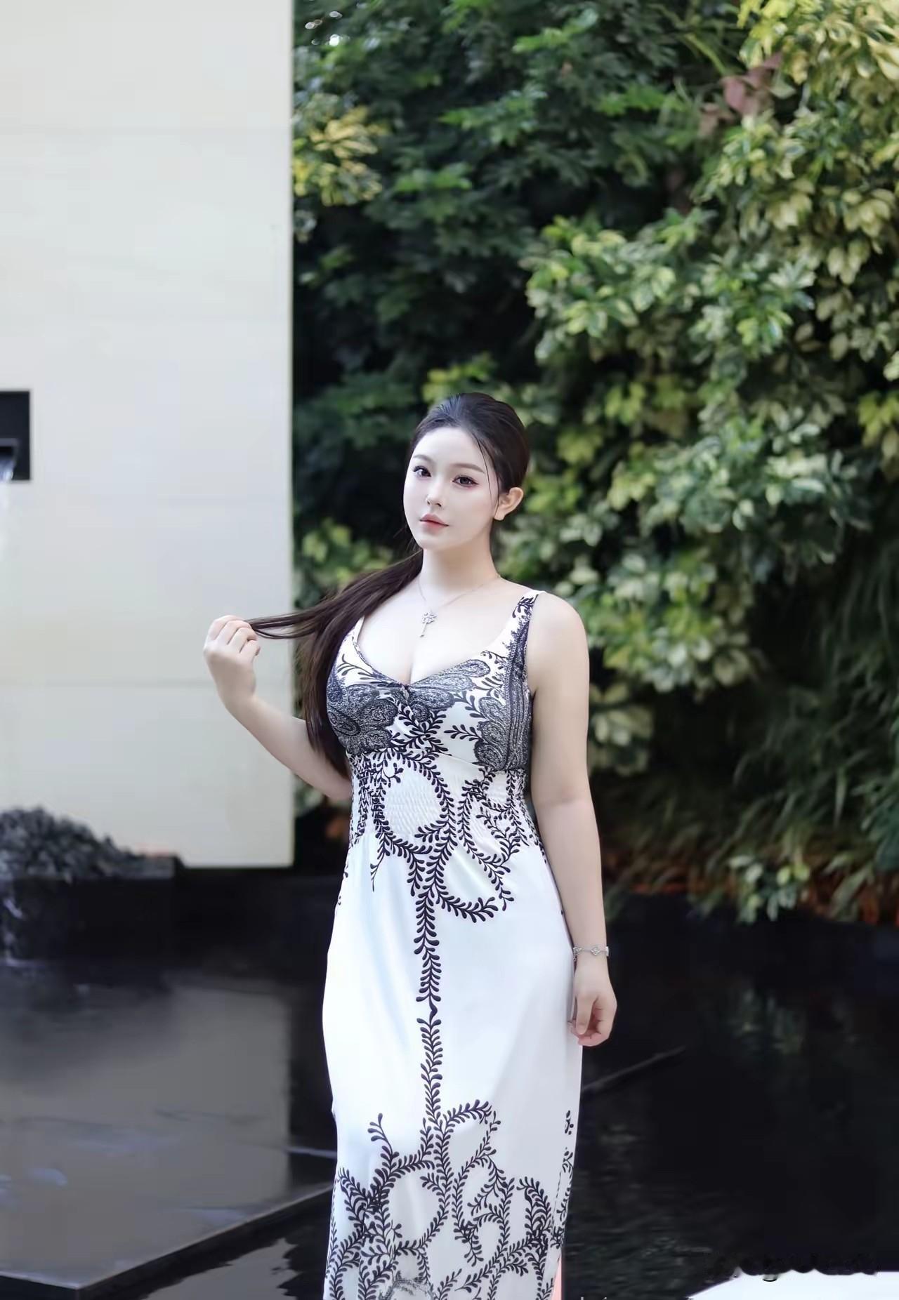 人美照片自然好看。