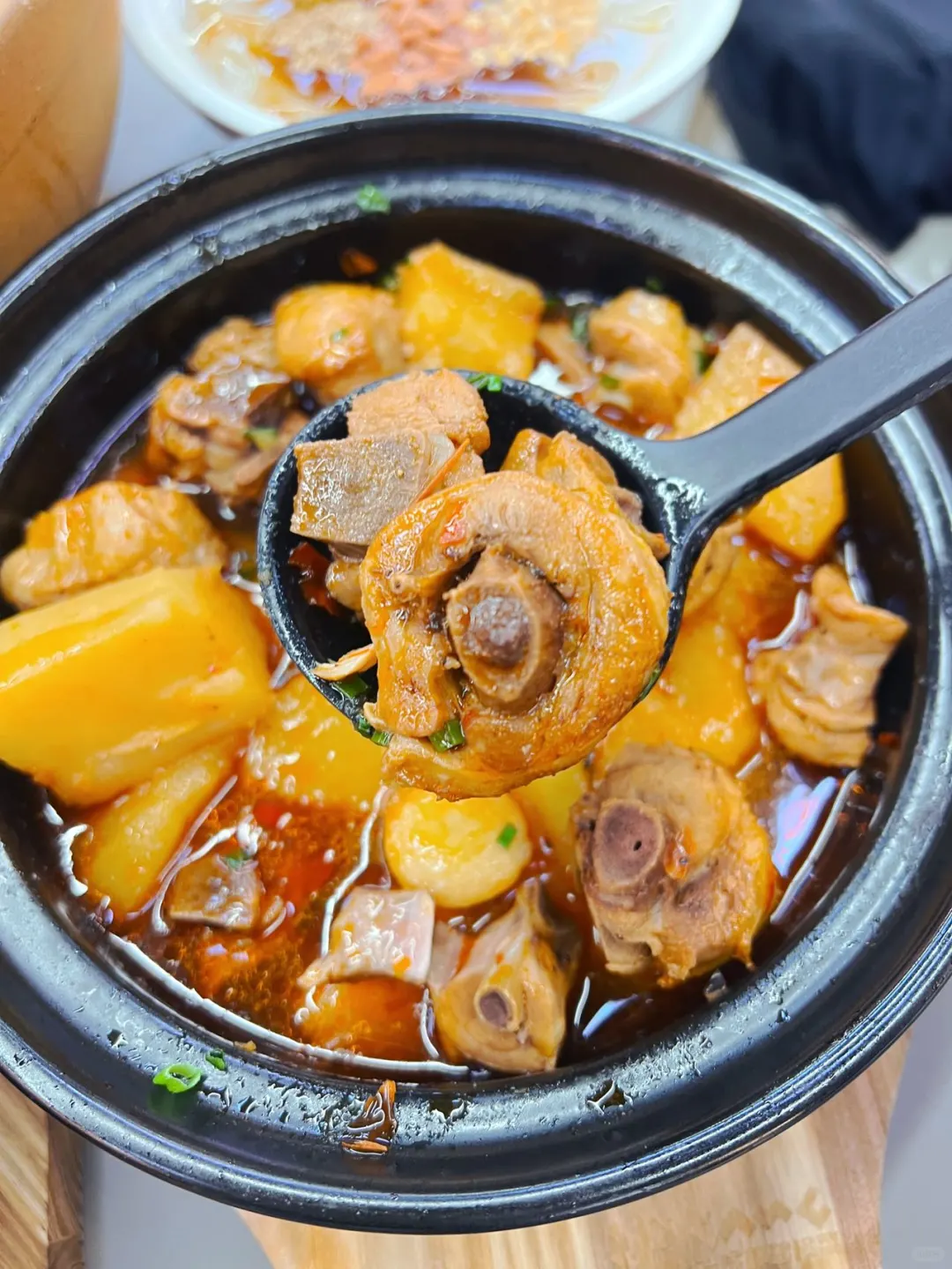 深圳终于也有啦！地道的成都砂锅菜太下饭了