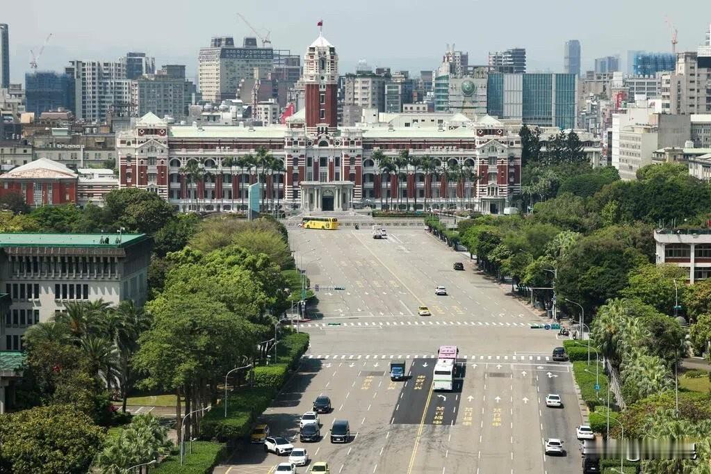 联合早报今天报道：“台湾当局在回应美国总统特朗普不希望看到走向独立言论时说，赖清