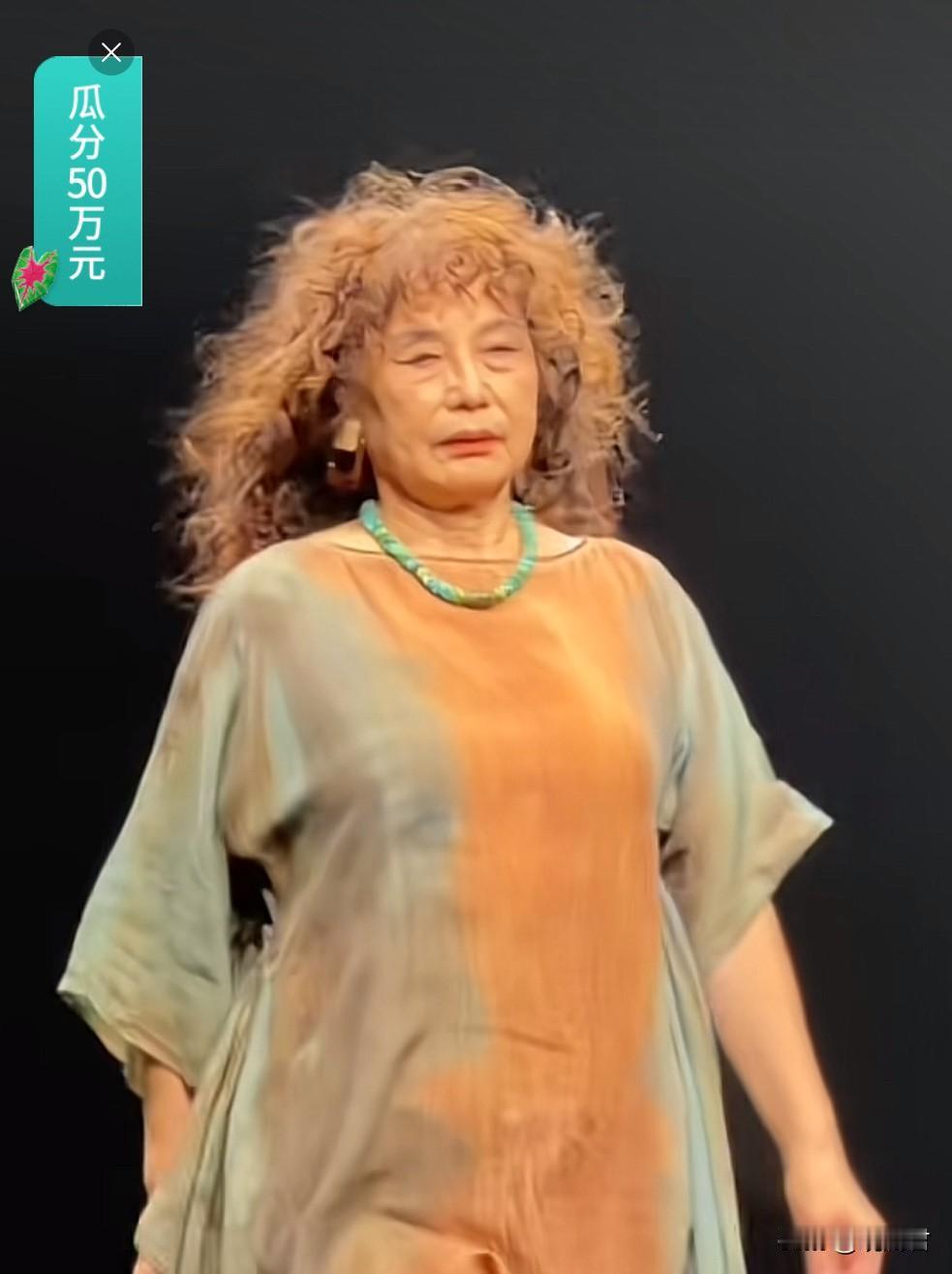 得罪人的话我来说。
北京服装周出场的模特，实在是一言难尽。
首先，服装造型的整体