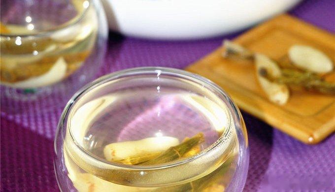 清肺茶  #中医食疗方##亿点曝光计划##花式种草#  材料：石斛、百合、麦冬各