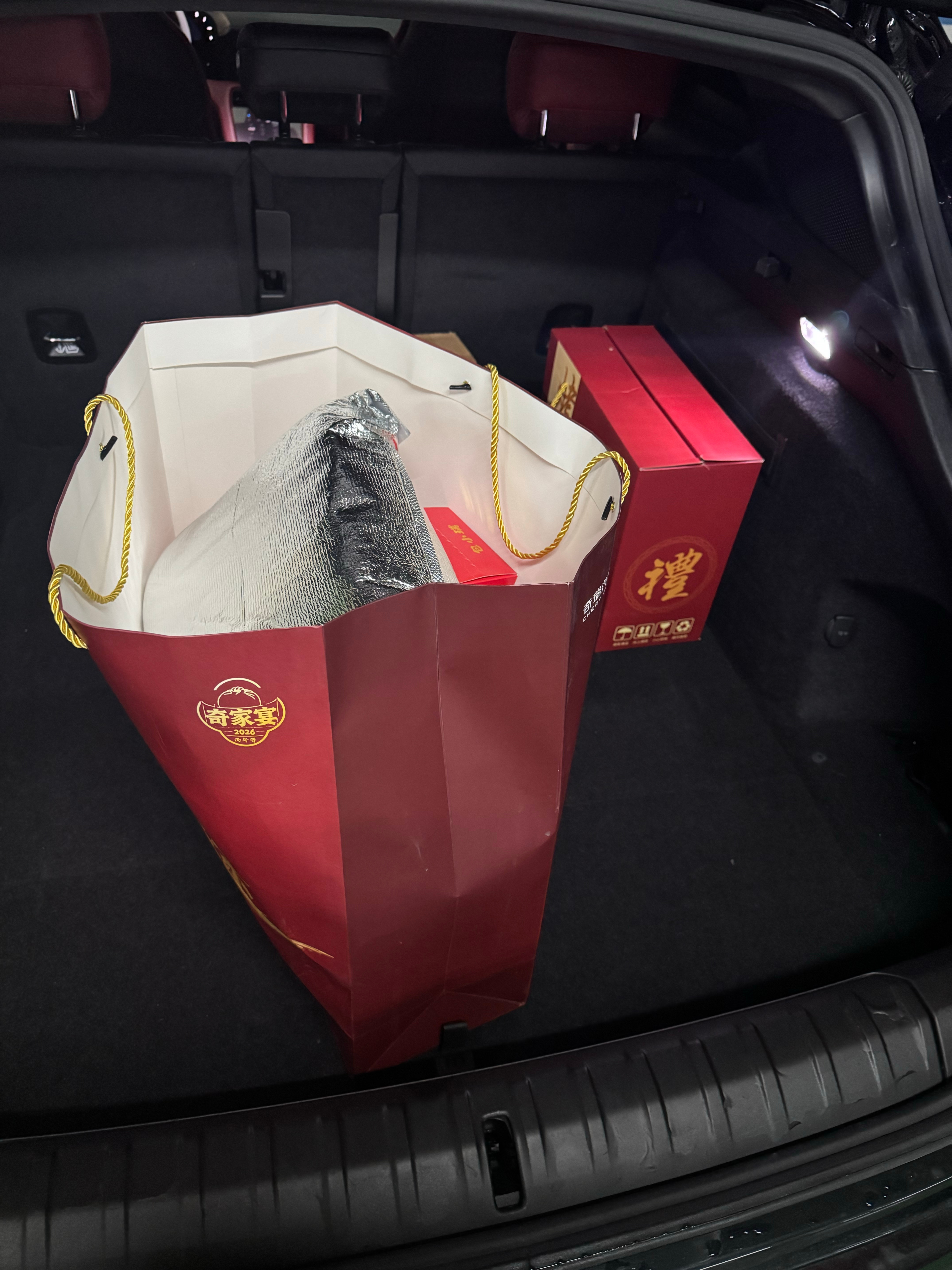 不得不说，奇瑞是我见过最牛逼的车企，也是吃到过最牛逼的家宴，花钱请我去吃饭这你们