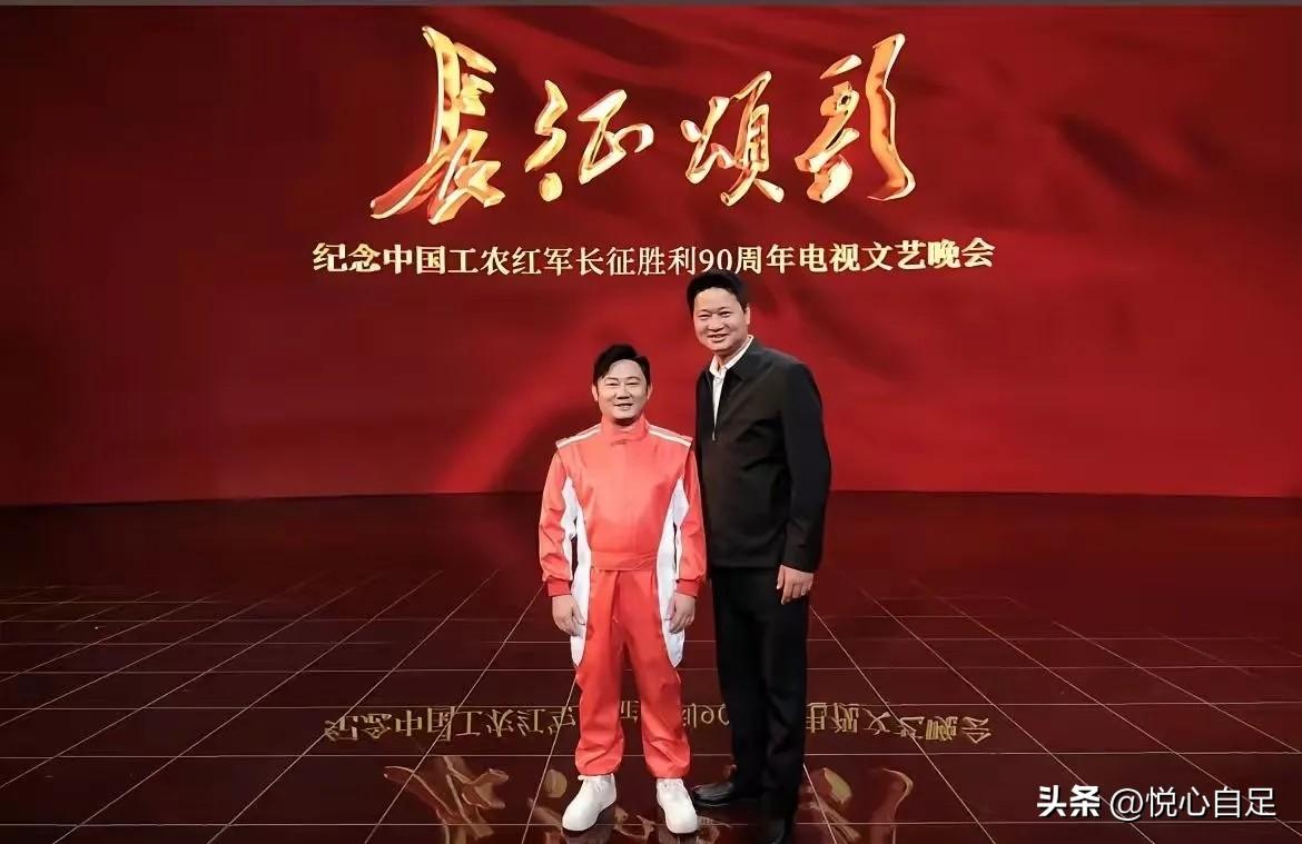 张雪为什么能成？
原因很简单，
不是因为他会营销，也不是因为他运气好，而是因为他