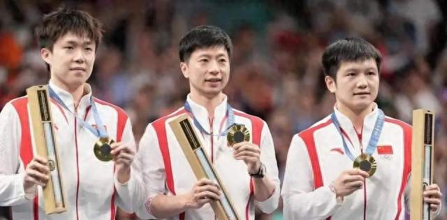 樊振东到上海仅1天，回归国乒传闻再被提起，王励勤的话再被翻出
