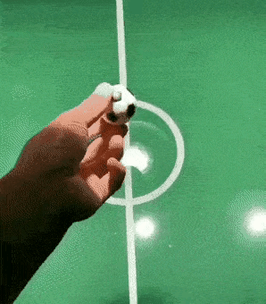 中国男足靠不上了，就靠你们了 