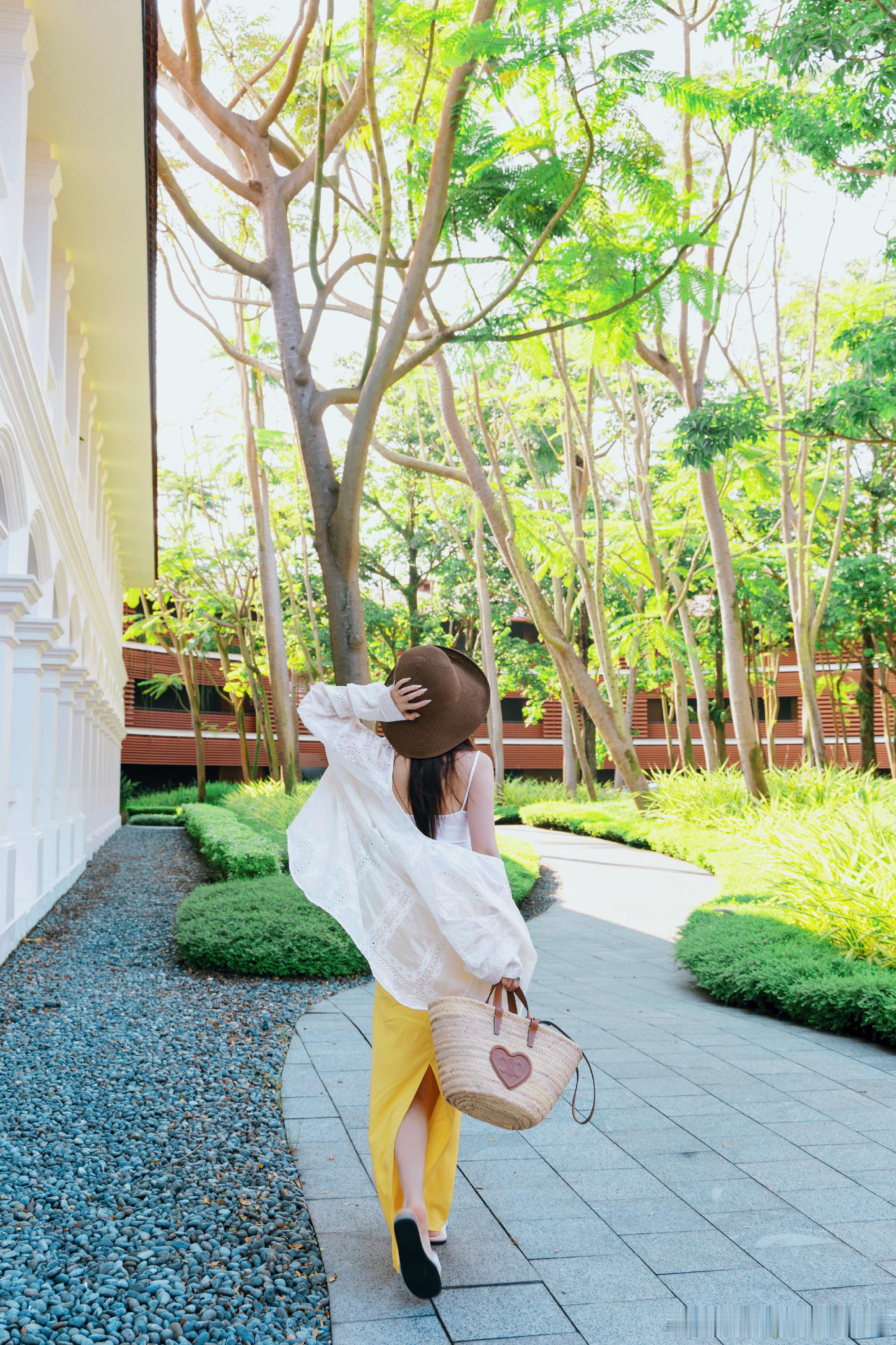 马上又要放假啦～姐妹们想好去哪儿玩了没✈️旅行虽然开心，但东奔西走真的蛮累的…这