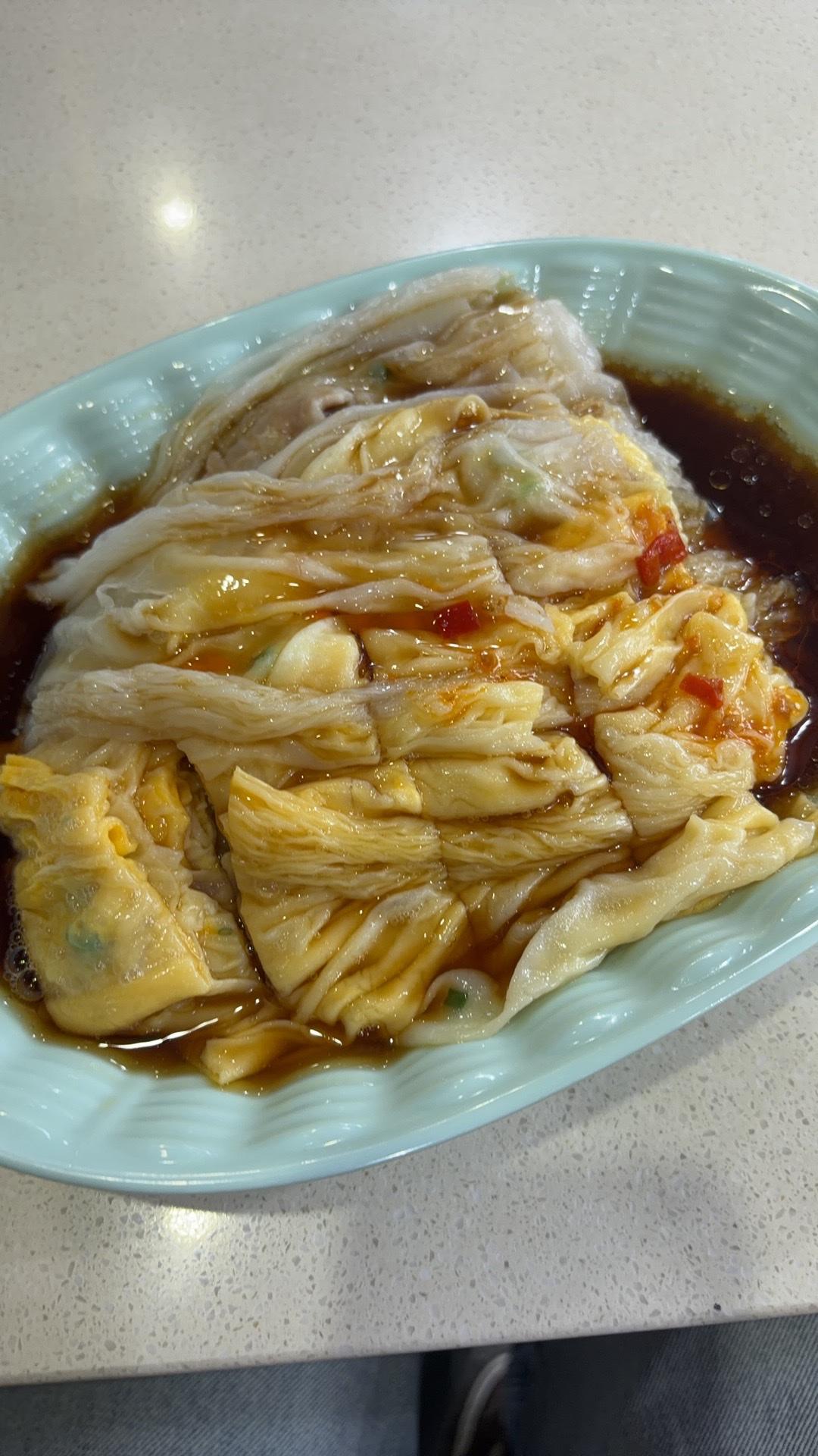 幸福和什么最有关系所有的幸福都离不开钱，所有的美好惊喜都需要钱来制造。不管你承不