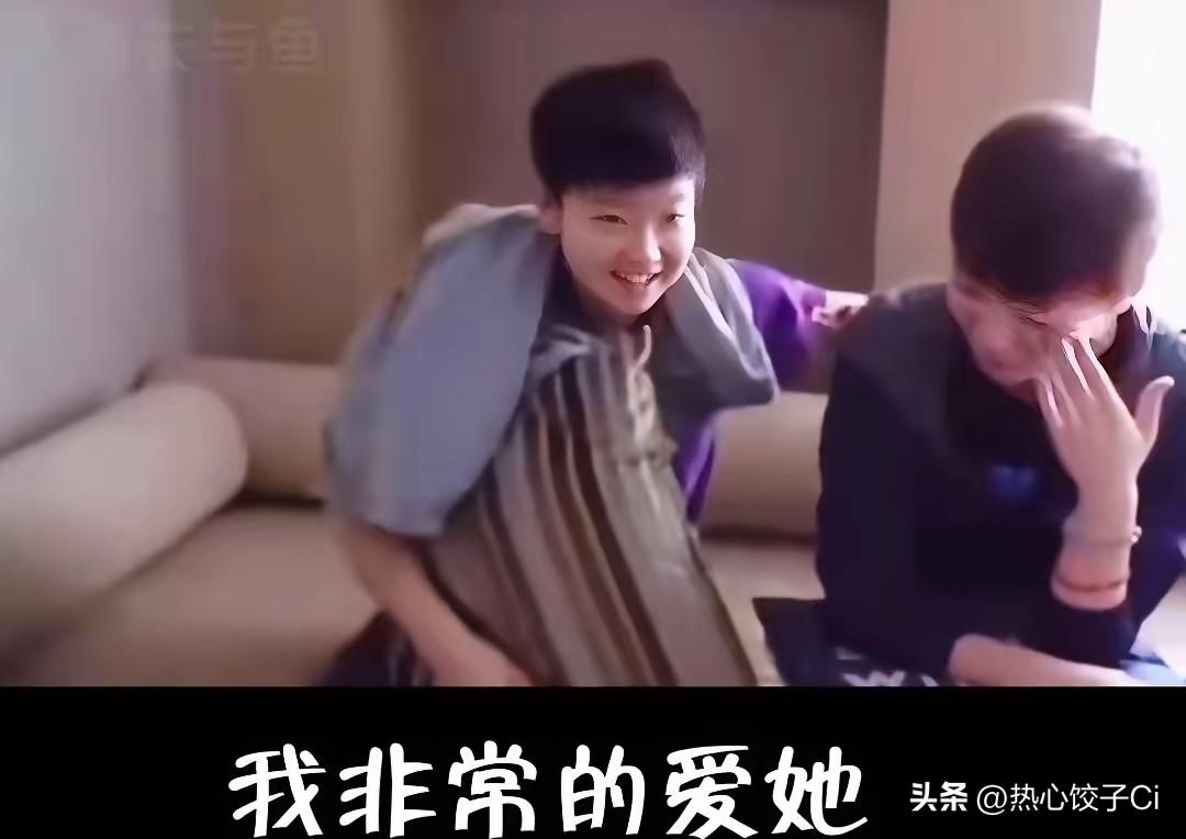 莎莎和曼昱场上是对手，场下是一对好朋友，好姐妹。有次莎莎搂着曼是笑着说，我非常，