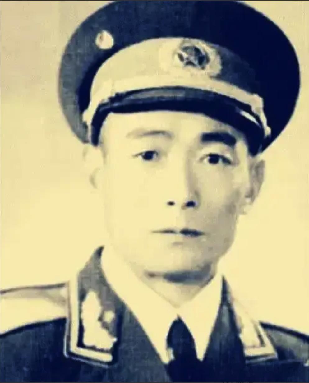 1938年，山西几个县的汉奸头子，几乎在一夜之间全部暴毙，在尸体上，还盖着白布，