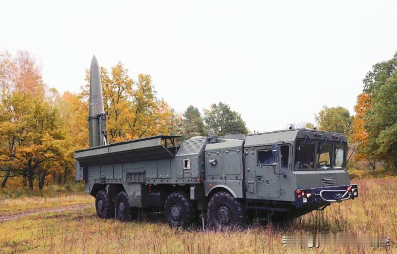 【俄军对基辅等地发动打击】
    路透社及乌克兰媒体11月14日报道，俄军当日