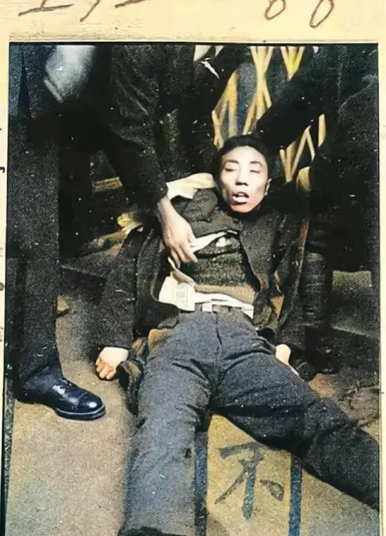 一张被侵华日军严禁公开的照片，后被日本国内反战人士曝光，而当国人知道照片背后的故
