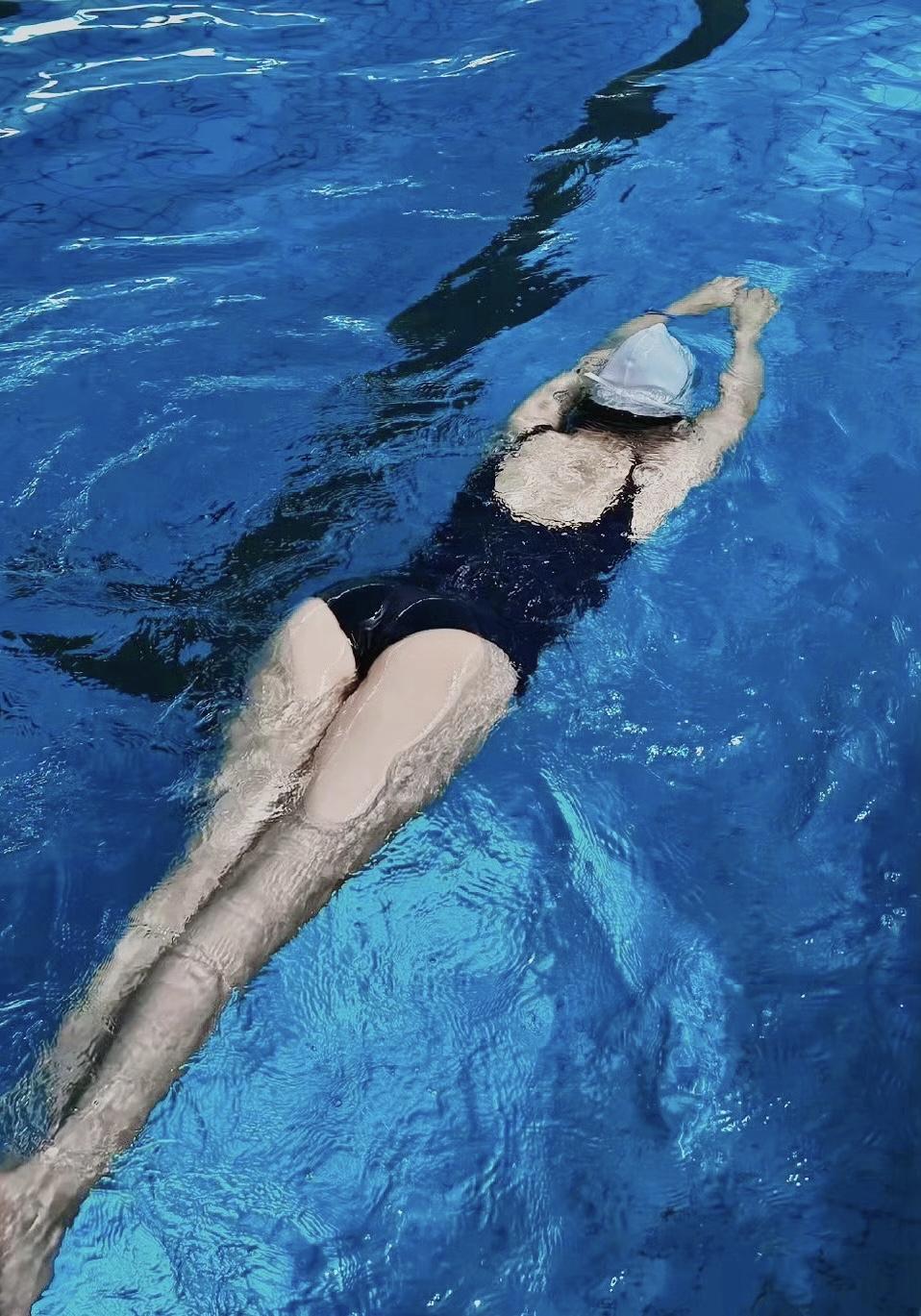 想回到夏天  去游泳