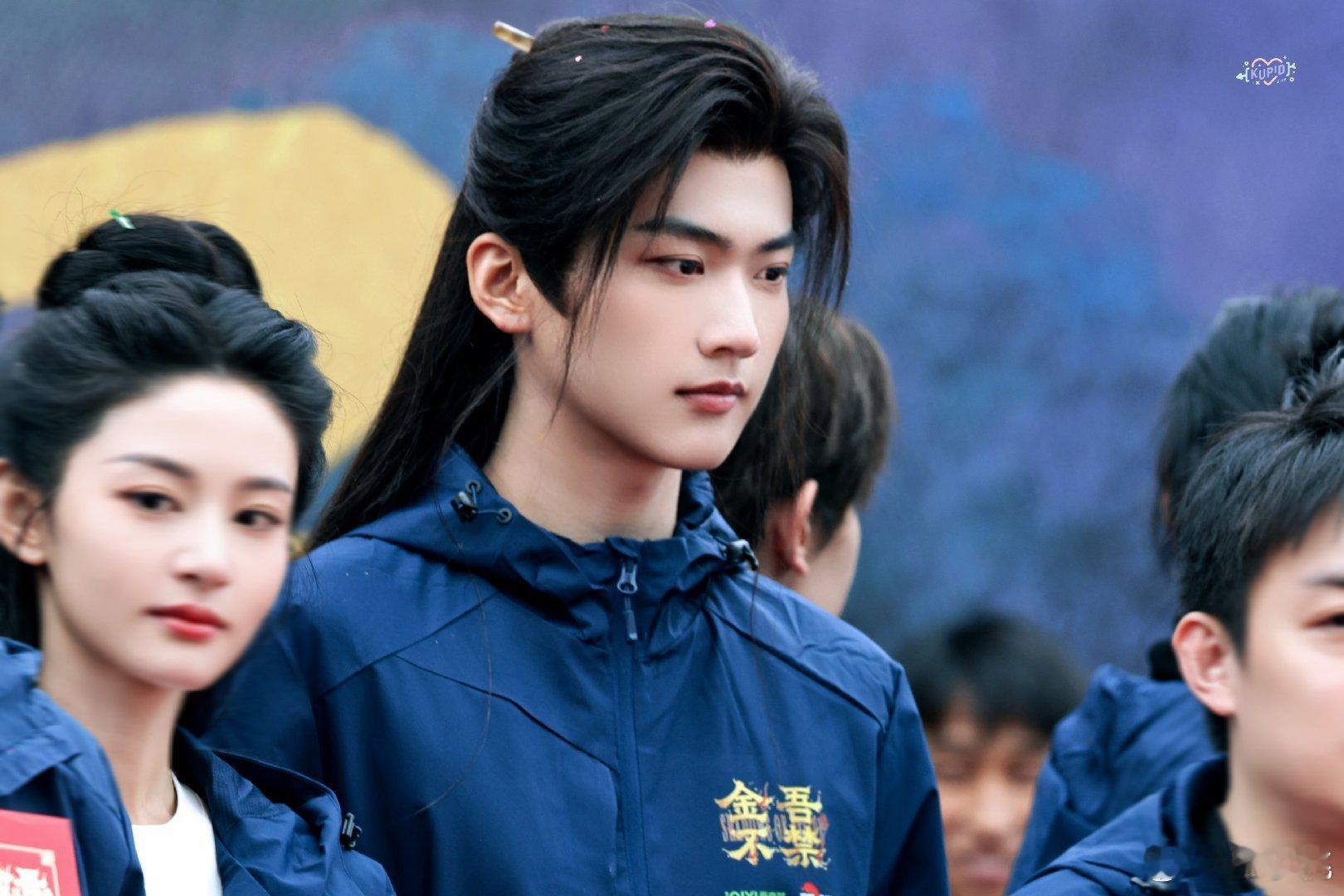 周柯宇强制爱这一块 细节控狂喜！蒙眼无助、碰下巴颤抖、喉结滚动，周柯宇把张力拉满