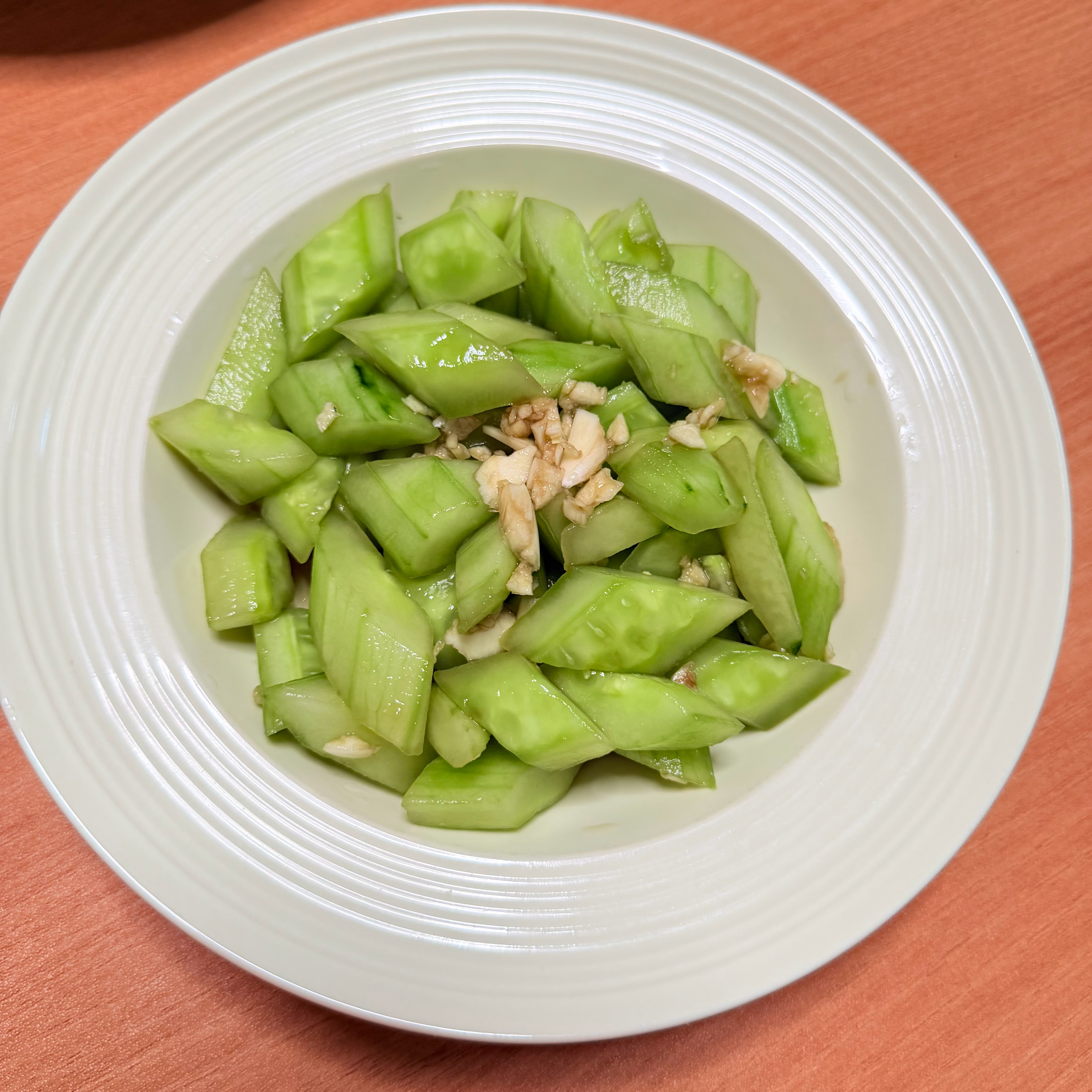 今天中午还是自己下厨吧🐟🥒🥚🥬🍉🍄🟫🫑两个人五个菜刚刚好好久没有