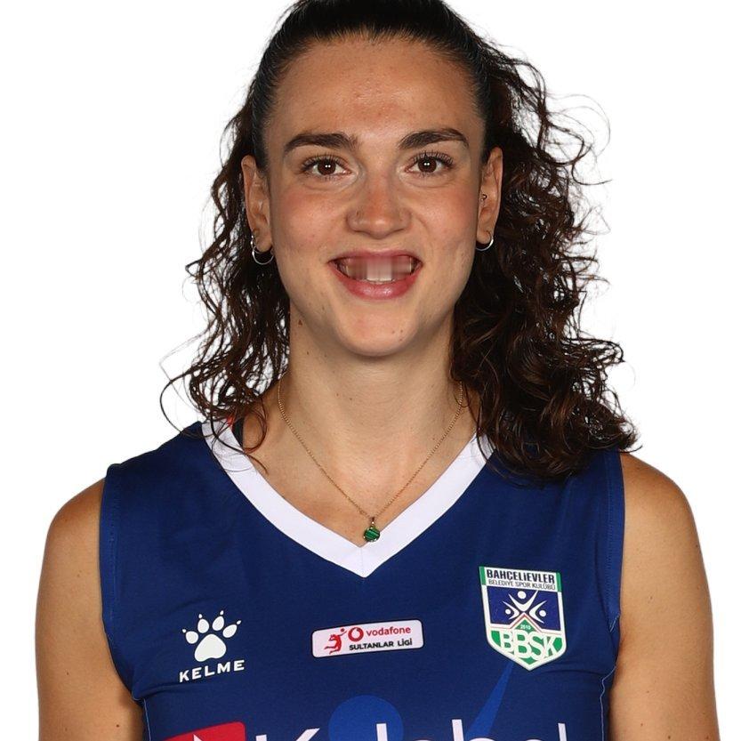 【土鸡也在欠薪】据称，安娜·埃斯卡米拉和阿纳斯塔西娅·格拉离开巴赫切利耶夫勒队是