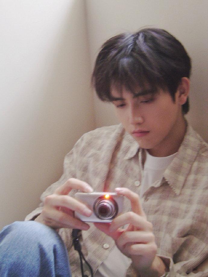 陈飞宇演技 阿瑟的哭戏封神了！隐忍又破碎的泪水直击人心，少年的痛苦感扑面而来，用