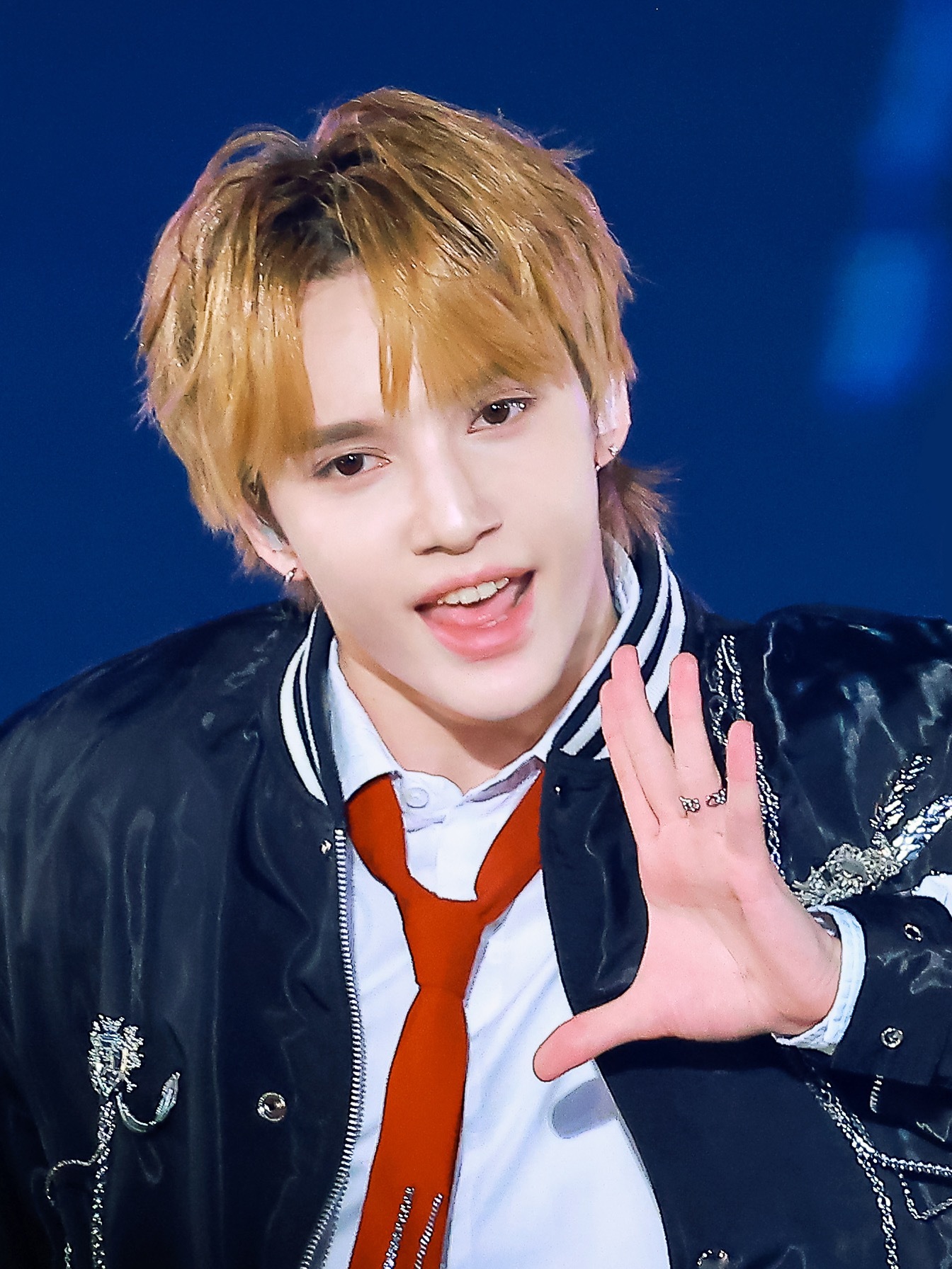 看生图就知道为什么 daniel 人气越来越高了吧？反观作为竞//品的 jayj