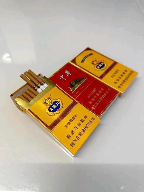 十斤玉米才能换一包烟
但是却有很多人辛苦种地
卖了玉米去买烟抽这是图什么呢?