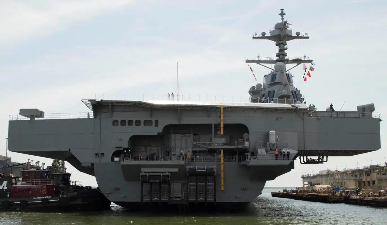 “福特”号航母进入红海的举动，被认为是美国在中东地区的一次重要军事调整。美国官员