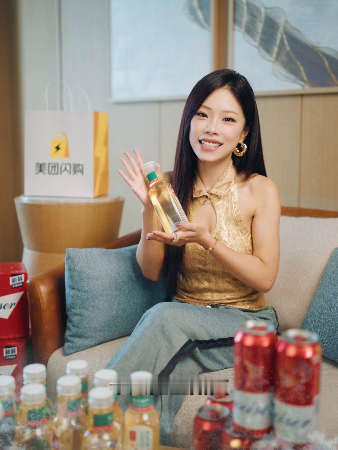 万妮达贴心分享解暑妙招，上美团闪购半价囤冰，美团闪购半价囤冰品足不出户解锁整日清