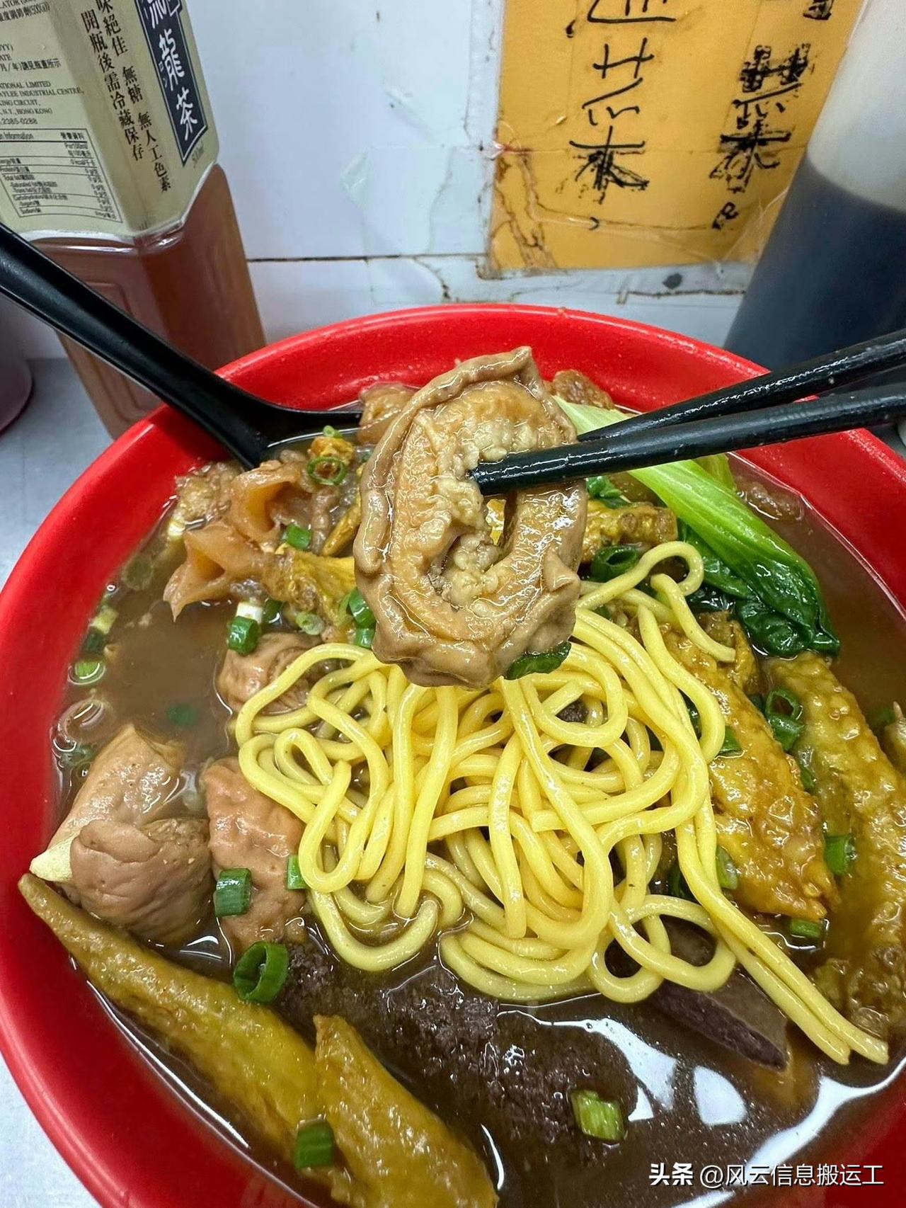 香港本地特色“车仔面”