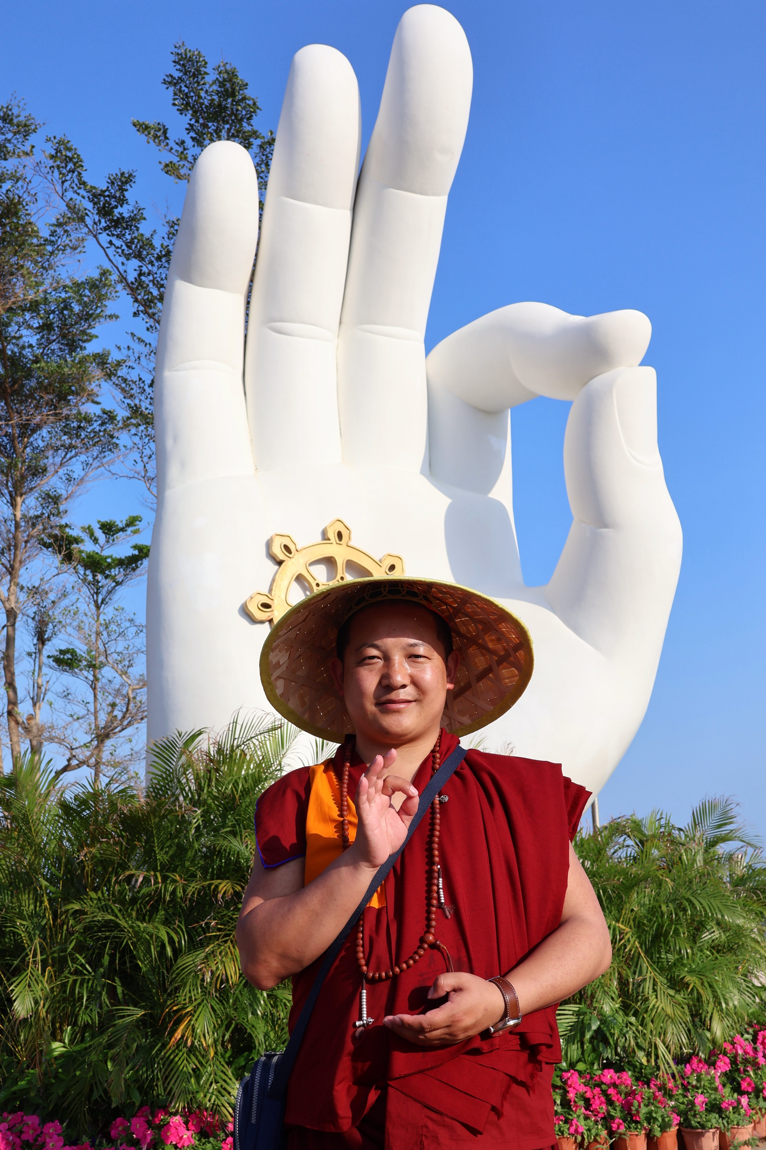 千万不要在一件事上纠结太久，实际上，你不是跟事情过不去，你是跟自己过不去。人这一