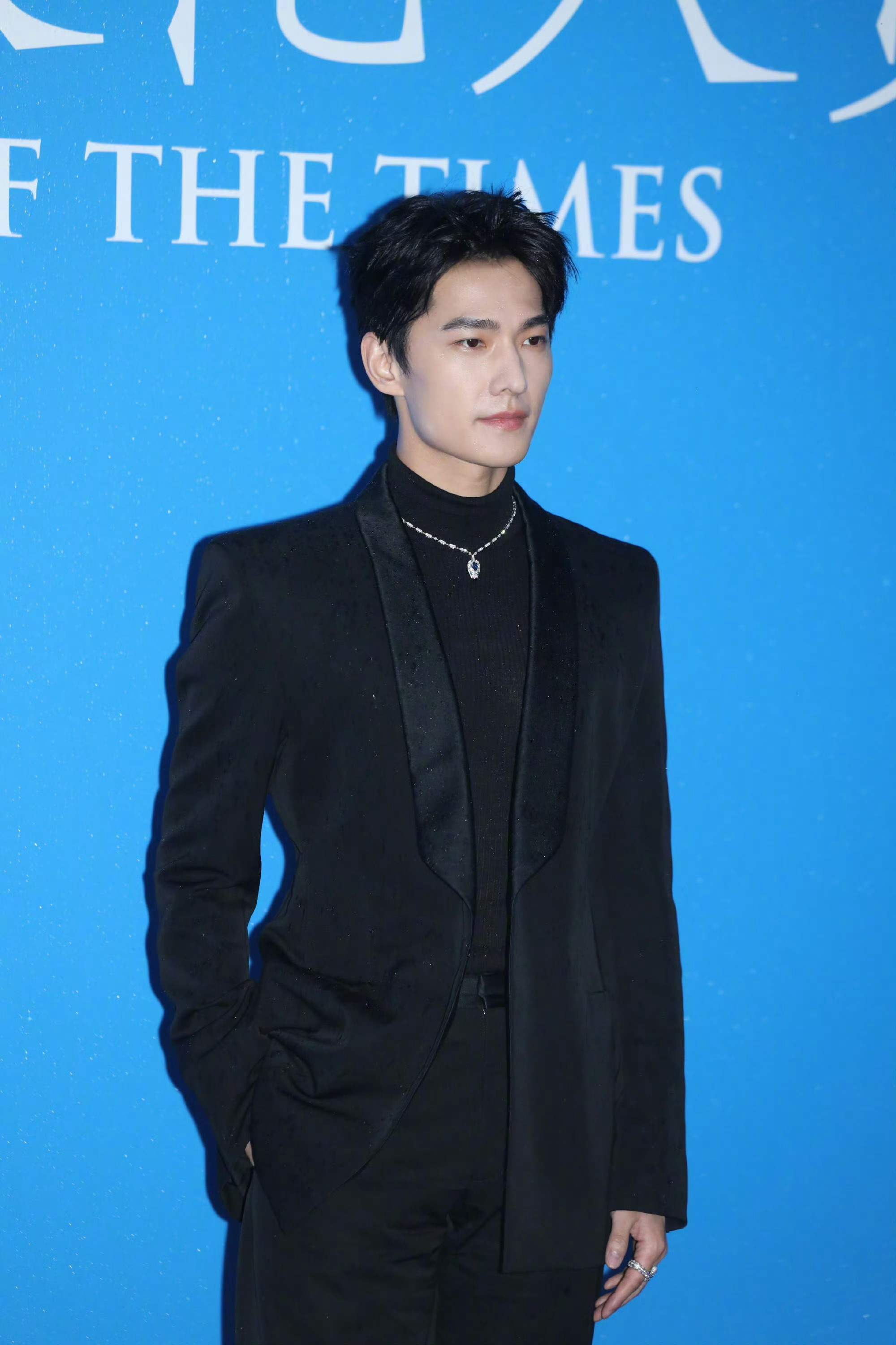 杨洋0909生日快乐 一身矜雅满目清朗，守本心从容赴星光。​​​