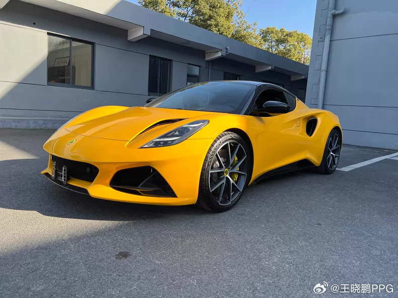 23年100万的lotus emira 现在行情60万21年150万的Porsc