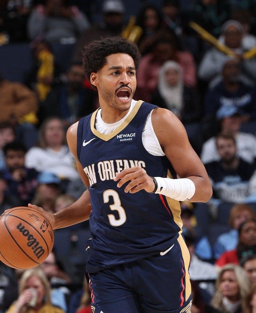 常规赛打到目前！！！乔丹·普尔本赛季为鹈鹕打完了38场比赛！！！
场均：23.8