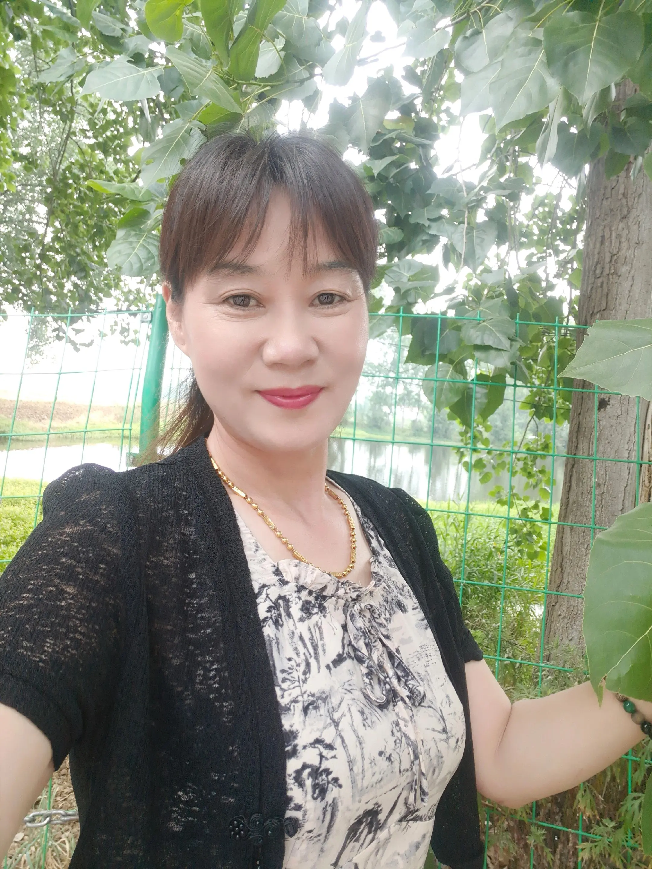 大家下午好