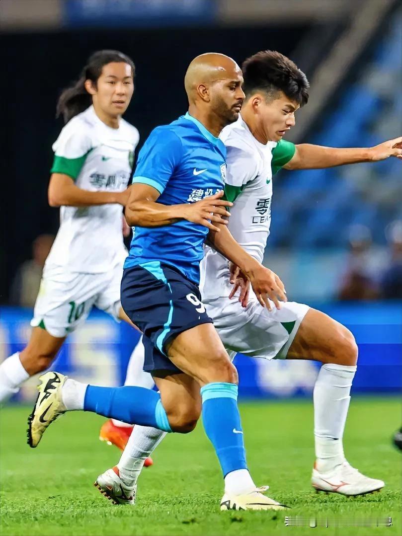 中超联赛第十一轮战报，最新积分榜:
[排名][球队][胜平负][进球/失球][积