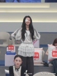 者来父就这么宠爱地看着乘风2026小小的细节藏满满的偏爱，孙怡顶着麦粒肿眼神依旧