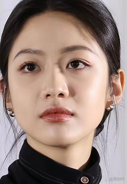 近日向涵之的怼脸生图，白开水妆真的好美！ 