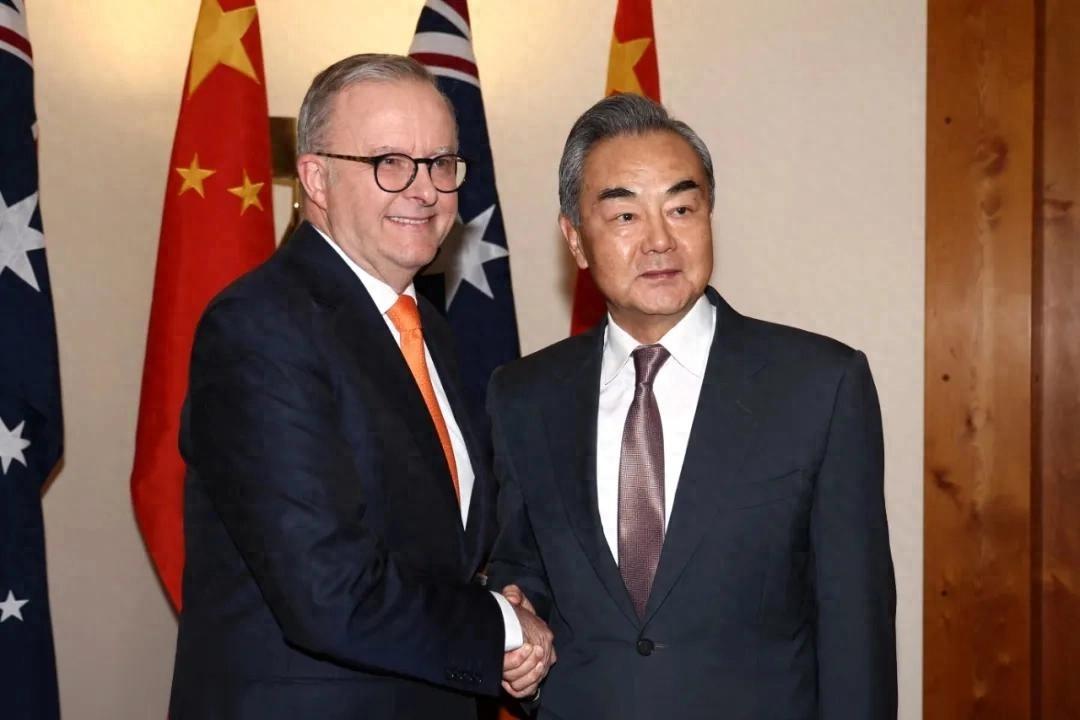 接二连三动手！澳洲剥夺中企稀土股权、英国强收钢厂、巴拿马抢夺运河股份，套路完全一