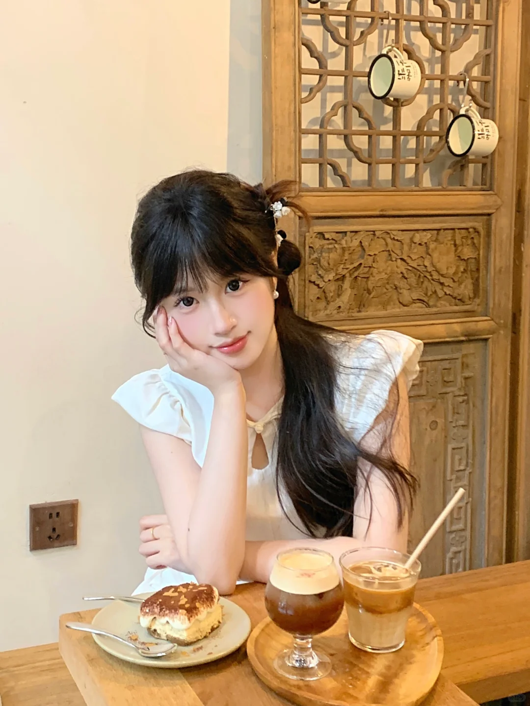 咖啡店拍照姿势☕️这么拍好好看!!