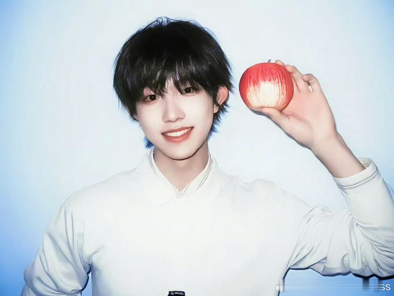 谁的DNA动了！TXT观看苏新皓翻跳GGUM 苏新皓用实力诠释舞台感，TXT的注