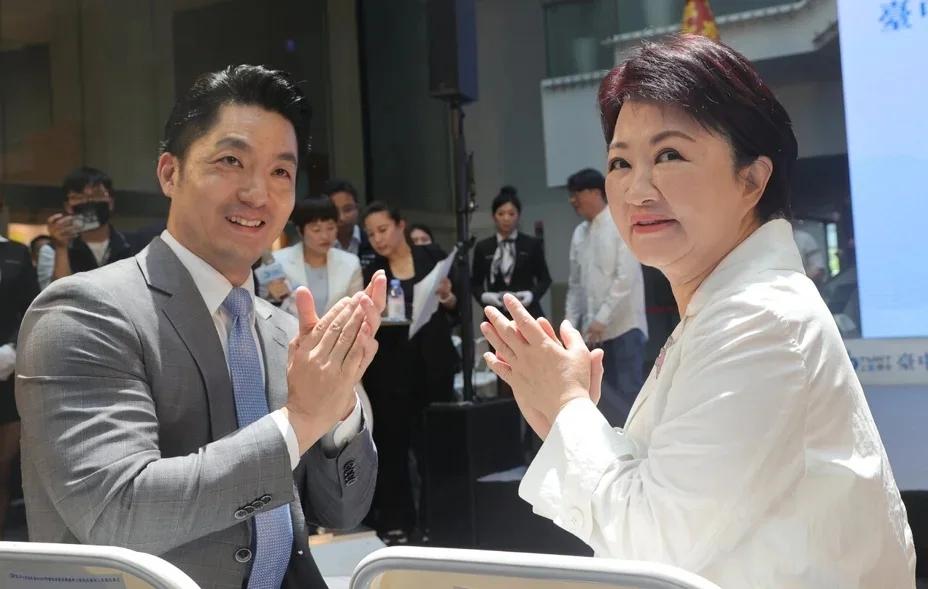 姐弟联手护食安！蒋万安明赴台中见卢秀燕闭门面谈
台湾毒油事件持续延烧，台北市长蒋