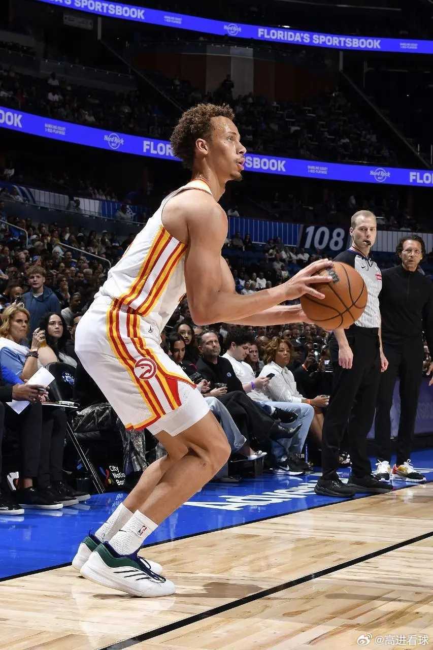 火爆冲突比塔泽被驱逐！老鹰大胜横扫魔术 沃克32分杰伦18+14+8北京时间4月