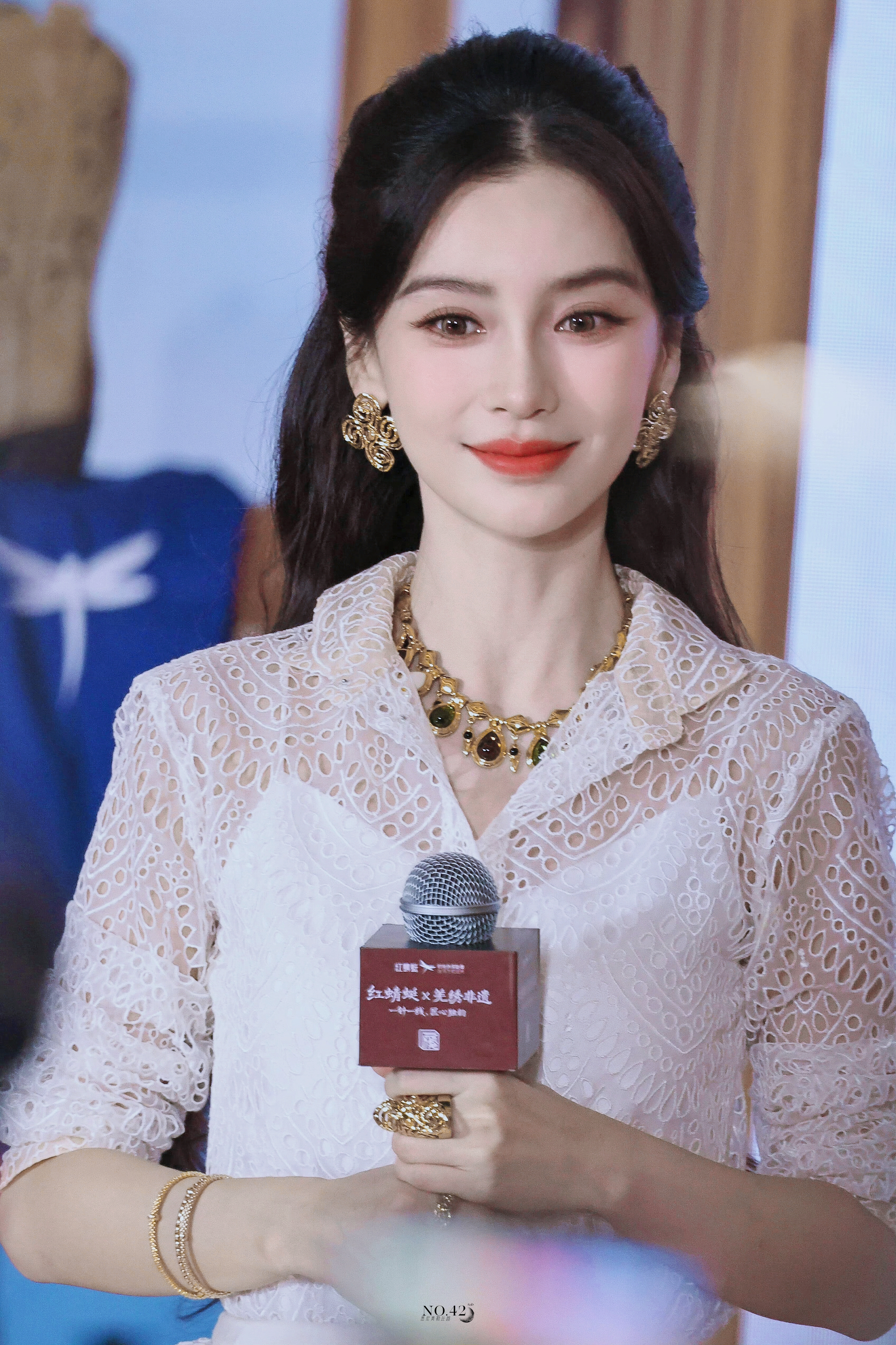 当你的眼睛眯着笑angelababy蕾丝公主