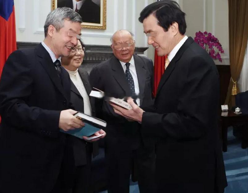 图3的微博发出来，就被秒速强行设置仅个人可见了不知道是什么文字踩到了红线读明史你