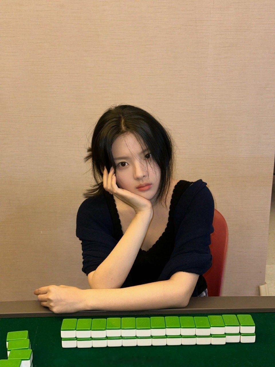 这张脸已经绝到每一张都像是人生照片 