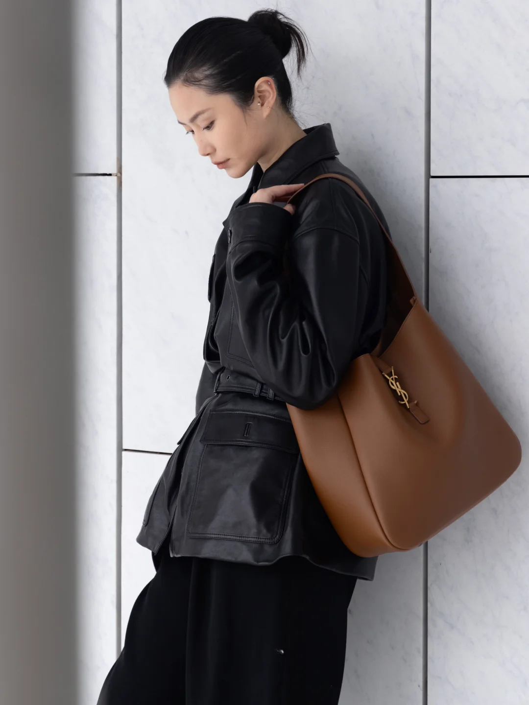 她靠自己振翅飞翔