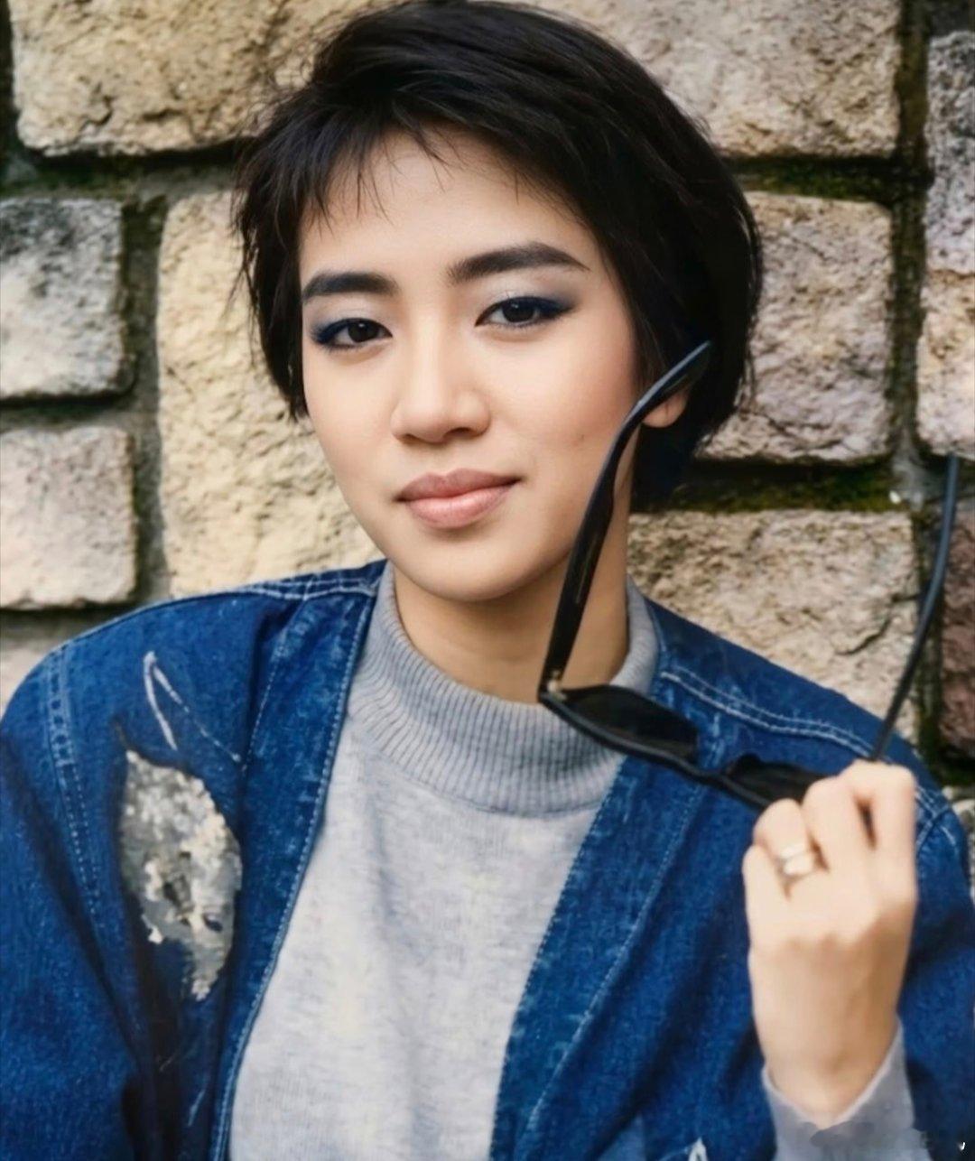 梅艳芳：歌影双绝，风华绝代 ​​​