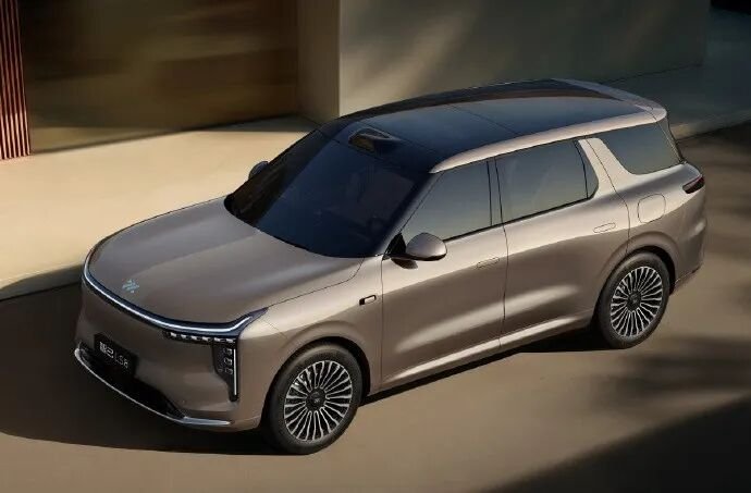 车市热门 智己汽车旗下全新SUV——智己LS8官图发布，定位中大型SUV，搭载增